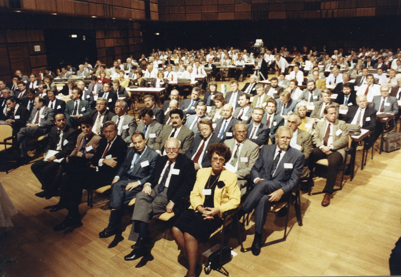 13. Gewerkschaftstag der Gewerkschaft der Bau- und Holzarbeiter 1990