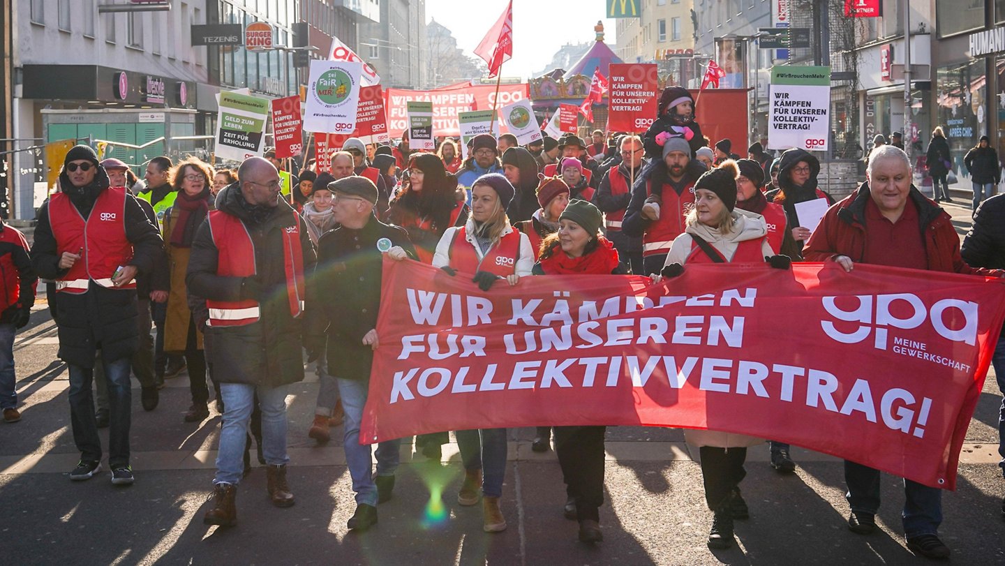 Heißer Herbst: Gewerkschafterinnen und Gewerkschafter setzten sich mit den Beschäftigten für faire Erhöhungen - wenn nötig auch mit Kampfmaßnahmen. 