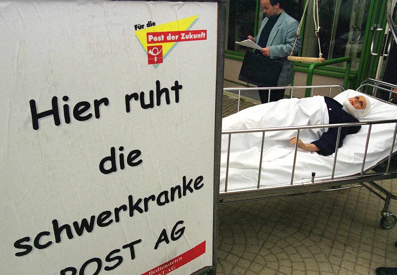 Im April 2000 führt die Postgewerkschaft Betriebsinformationsveranstaltungen in ganz Österreich durch.