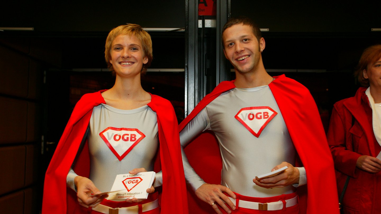 Manchmal brauchen die Gewerkschafter:innen auch Superpower, hier beim 15. ÖGB-Bundeskongress im Oktober 2003. 