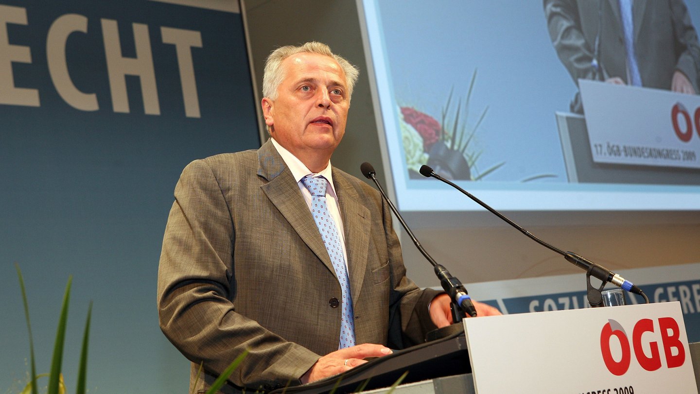ÖGB-Präsident Rudolf Hundstorfer spricht beim 17. ÖGB-Bundeskongress 2009