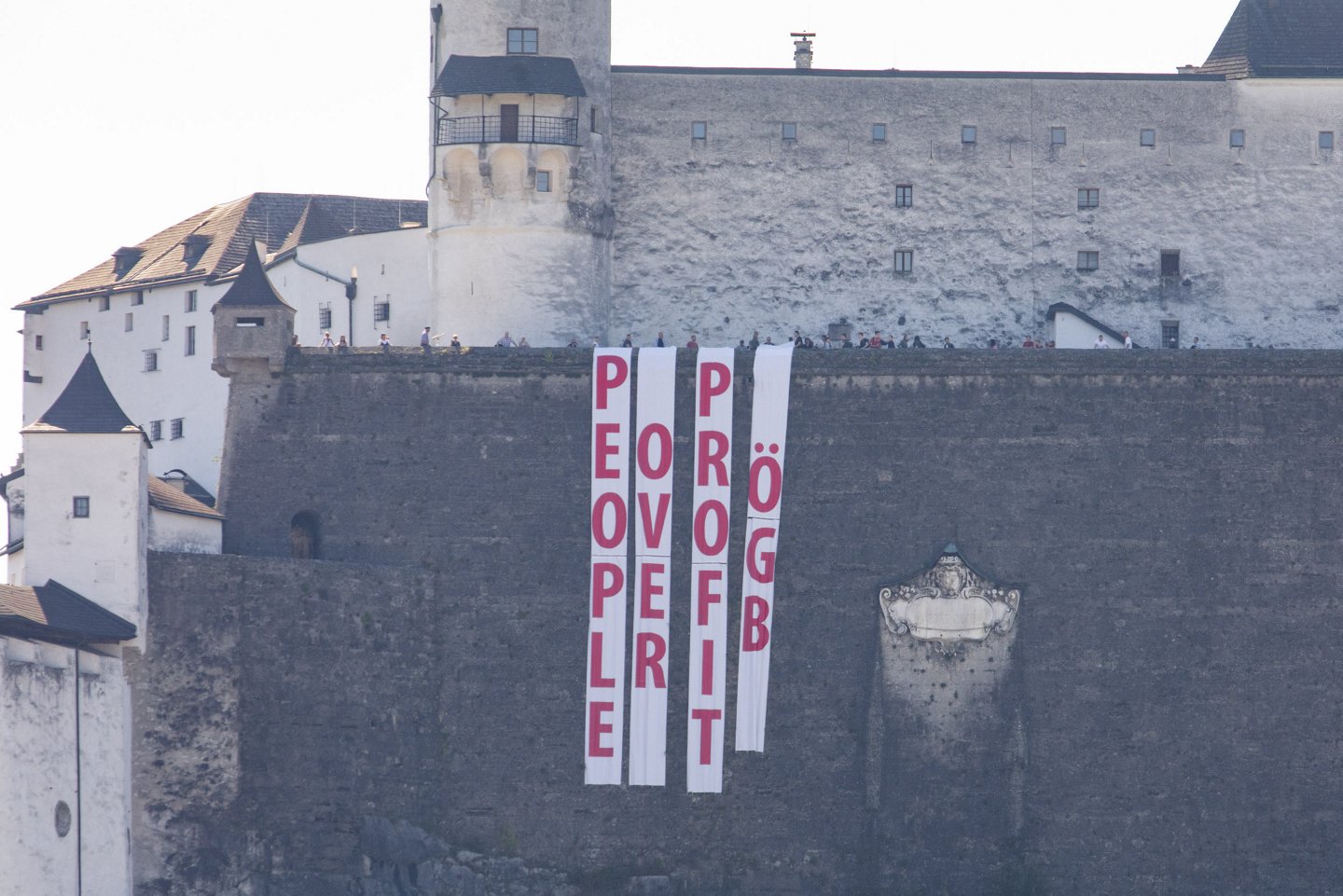Der ÖGB protestierte gegen die „Festung Europa“ während des EU-Gipfels in Salzburg