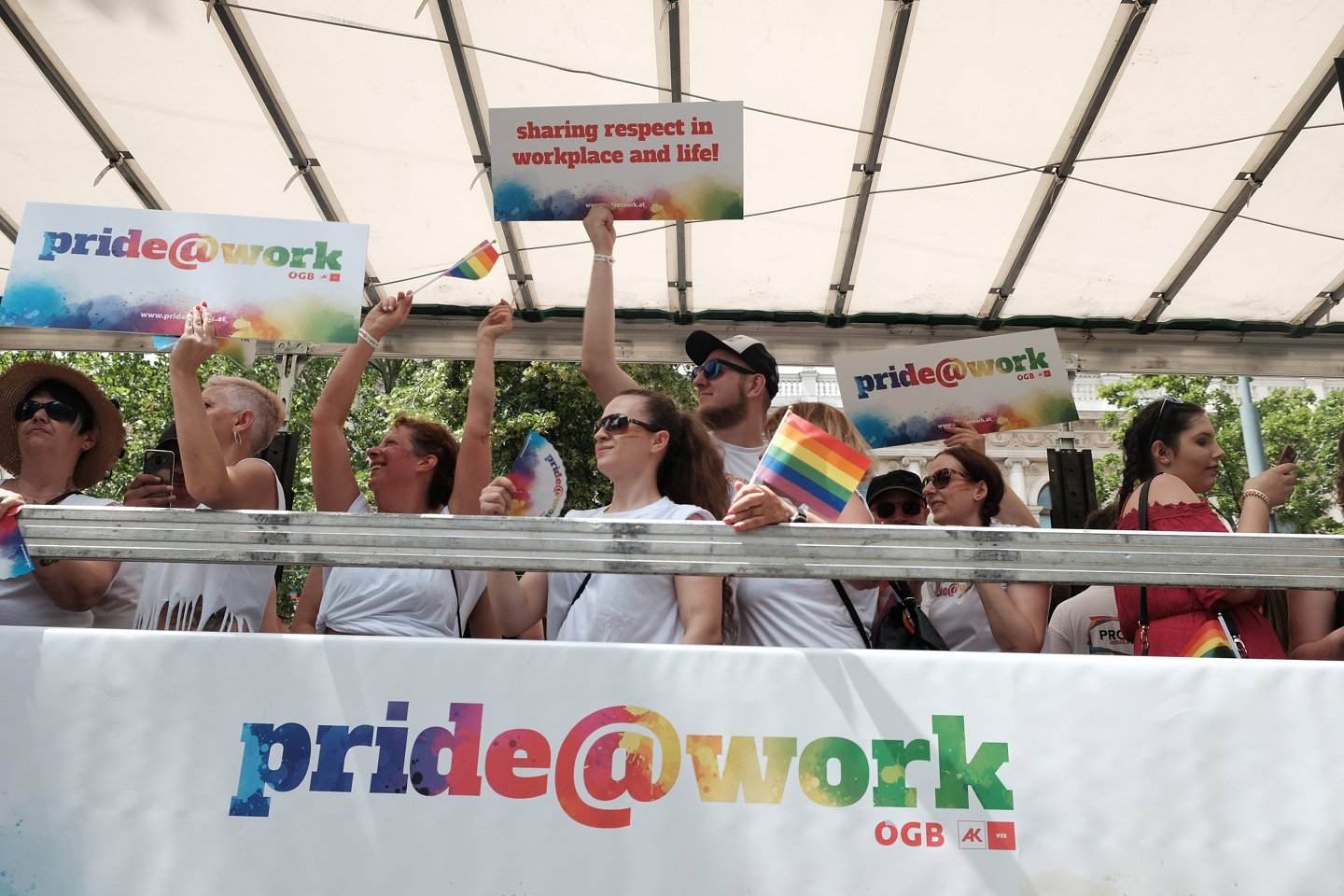 ÖGB und Arbeiterkammer waren bei der EuroPride 2019 mit dabei