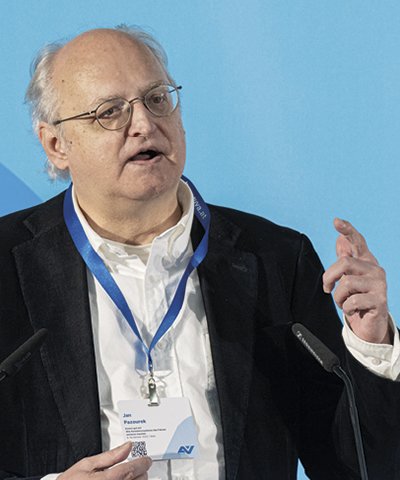 Portraitfoto Jan Pazourek