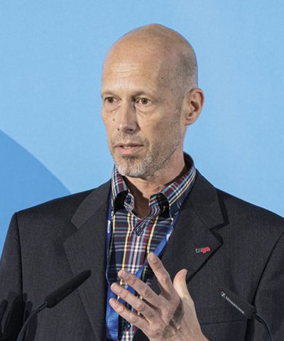 Portraitfoto Ernst Tomasch