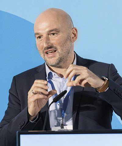 Portraitfoto Matthias Kühn