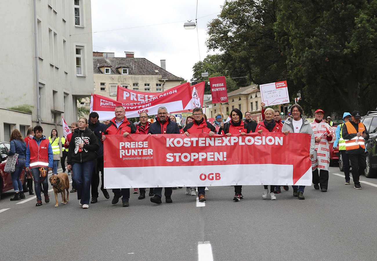 Erstmals organisierte der ÖGB zeitgleiche Demonstrationen in allen Bundesländern Österreichs, um wirksame Maßnahmen gegen die steigende Inflation einzufordern.