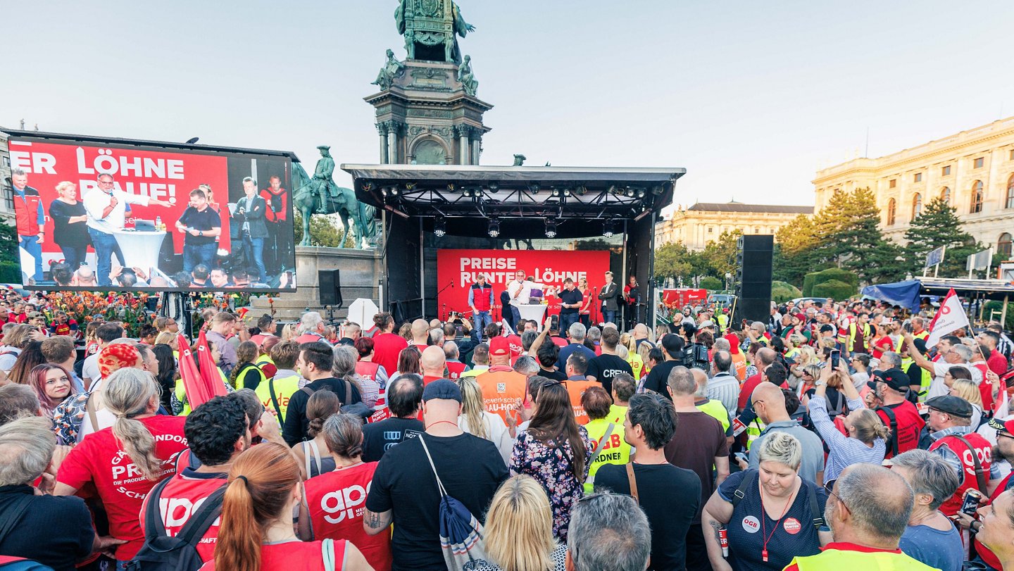 Am 20. September 2023 demonstrierten tausende Gewerkschafter:innen unter dem Motto „Preise runter! Löhne rauf!“ gegen die Teuerung
