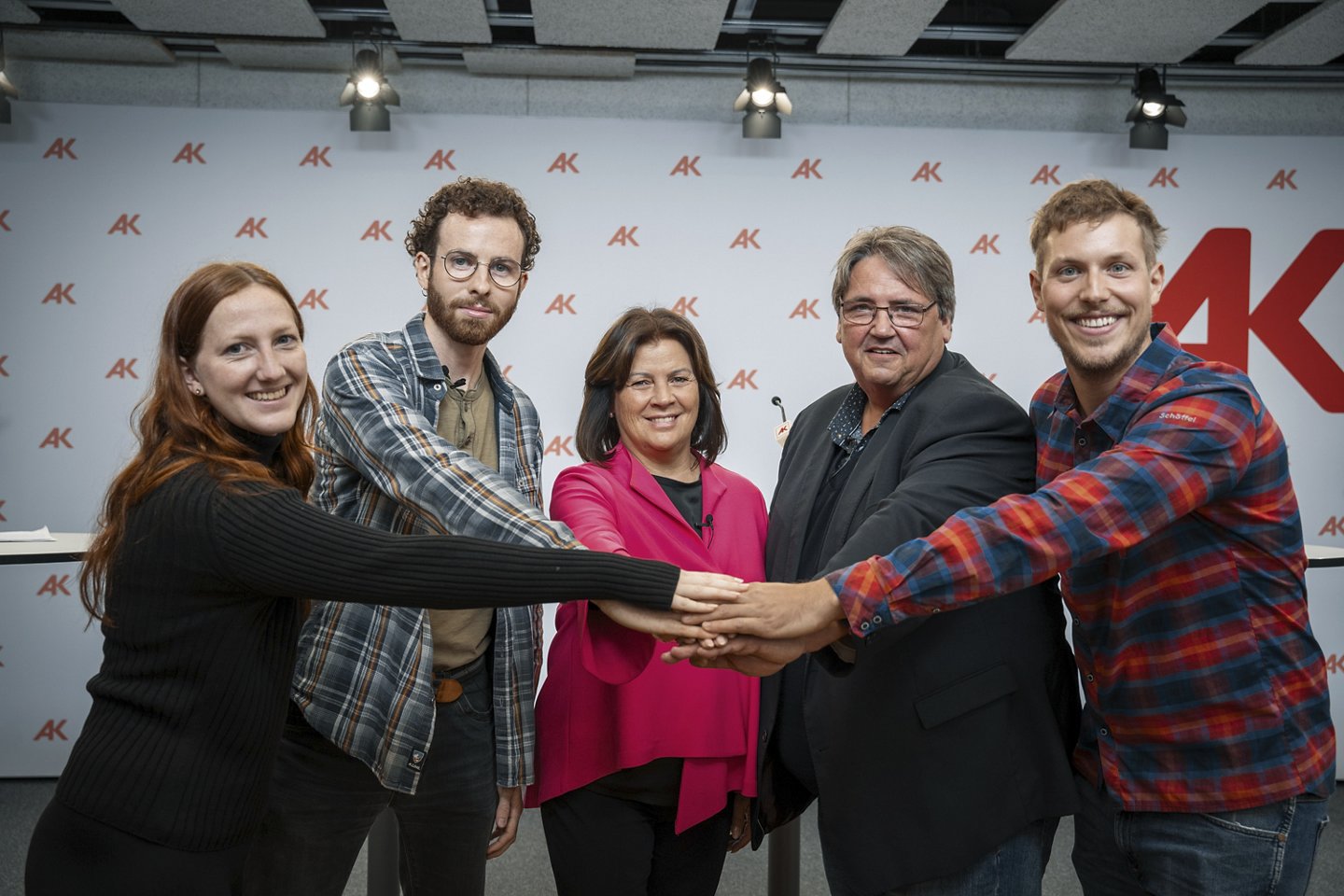 Pressekonferenz Hitzefrei vl  Teresa Tausch FFF Fabian Hattendorf SCnCC Renate Anderl AK-Präsi Josef Muchitsch GBH-Vors. Fischer