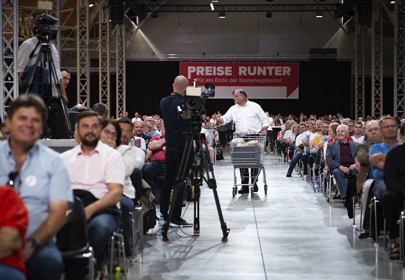 Betriebsrätekonferenz Preise runter mit Willi Mernyi