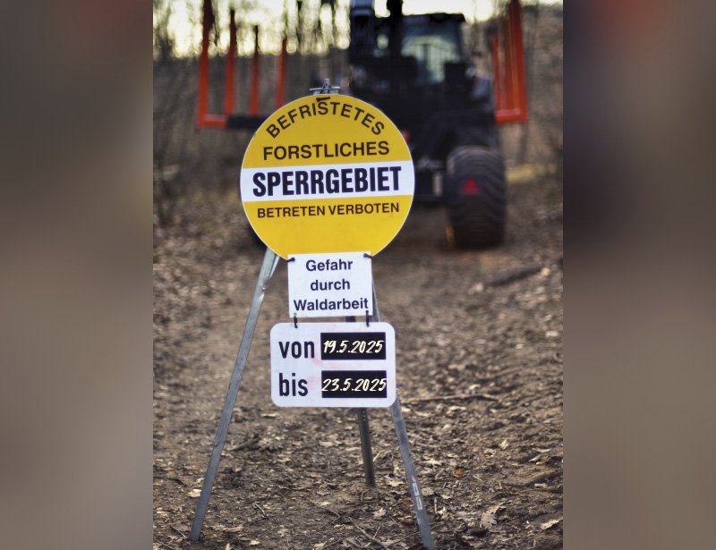 Warnhinweis-Tafel forstliches Sperrgebiet