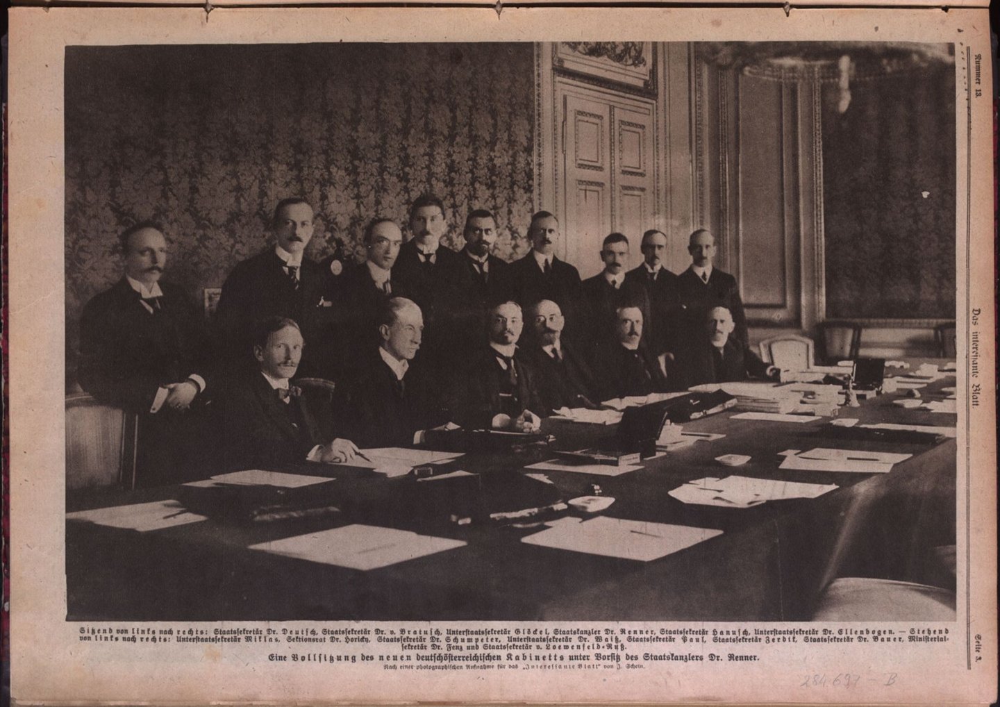 Das neu gebildete deutsch-österreichische Kabinett. 2. v.r. Staatssekretär für soziale Verwaltung, Ferdinand Hanusch, 1919