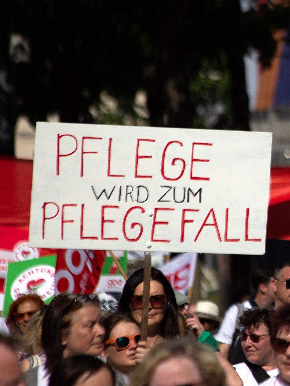 Die im Mai 2022 angekündigte Pflegereform lässt weiter auf sich warten.