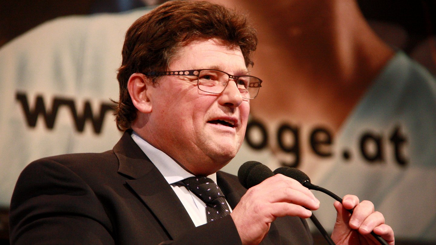 Großaufnahme am Rednerpult