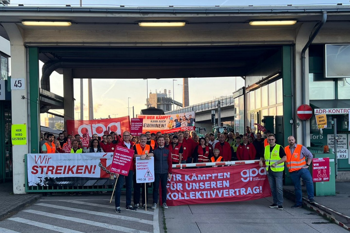 Warnstreik Chemiepark Linz
