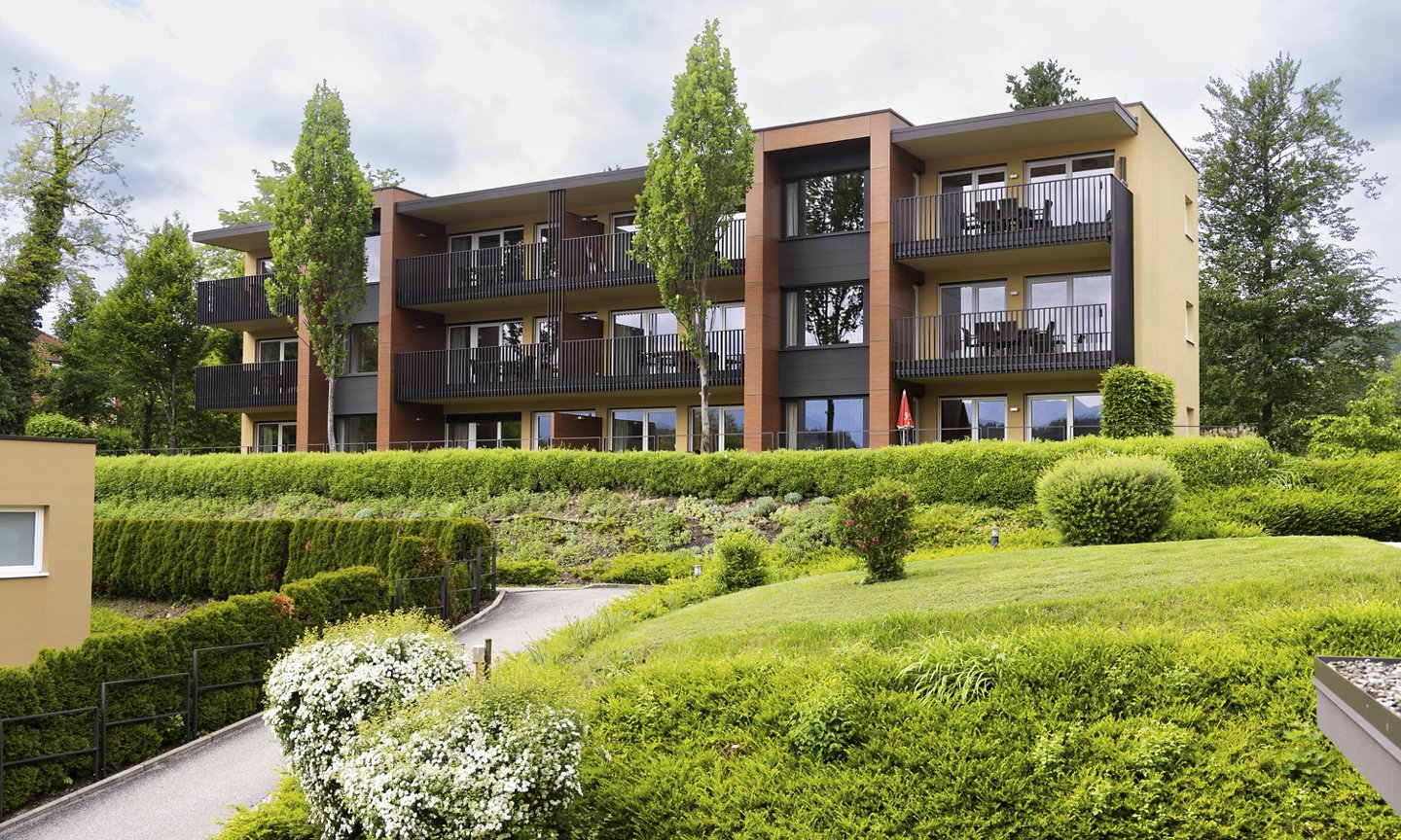 Blick auf Appartementhaus in Velden